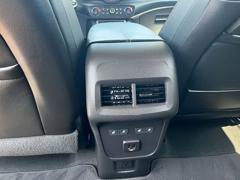 Used 2023 GMC Terrain Denali image 39