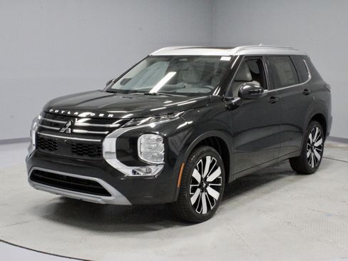 New 2025 Mitsubishi Outlander AWD image 4