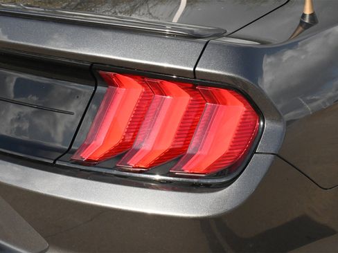 Used 2019 Ford Mustang Premium image 22