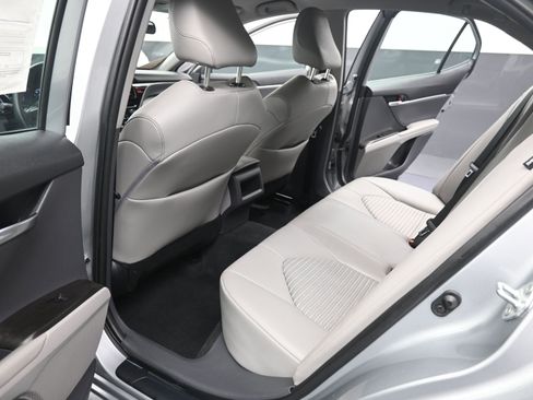 Used 2022 Toyota Camry SE AWD/4WD image 18