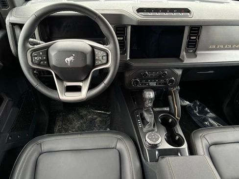 New 2025 Ford Bronco Badlands image 16