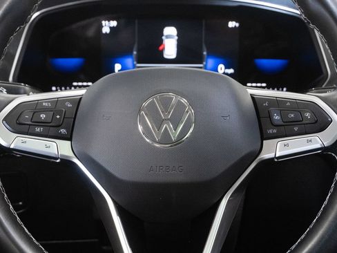 Used 2023 Volkswagen Tiguan SE w/ Panoramic Sunroof Package FWD image 18
