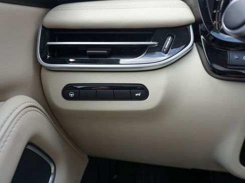 Used 2023 INFINITI QX60 Luxe w/ Performance Audio Package image 5