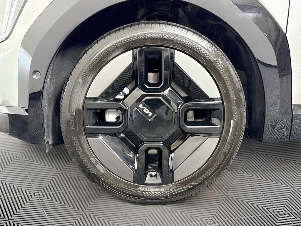 Used 2024 Kia EV9 GT-Line AWD/4WD image 40