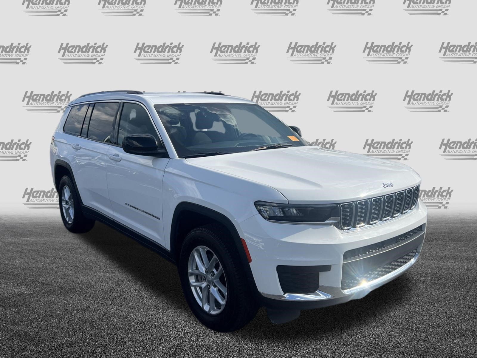 Used 2023 Jeep Grand Cherokee L Laredo AWD/4WD image 2