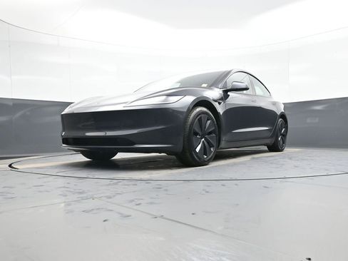 Used 2025 Tesla Model 3 Long Range image 28