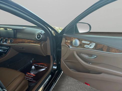 Used 2017 Mercedes-Benz E 300 4MATIC w/ Premium 1 Package image 19
