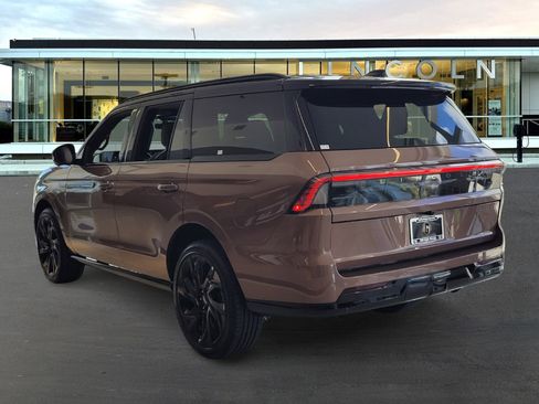 New 2026 Lincoln Navigator Black Label AWD/4WD image 4