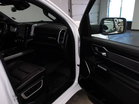 Used 2023 RAM 1500 Laramie AWD/4WD image 14