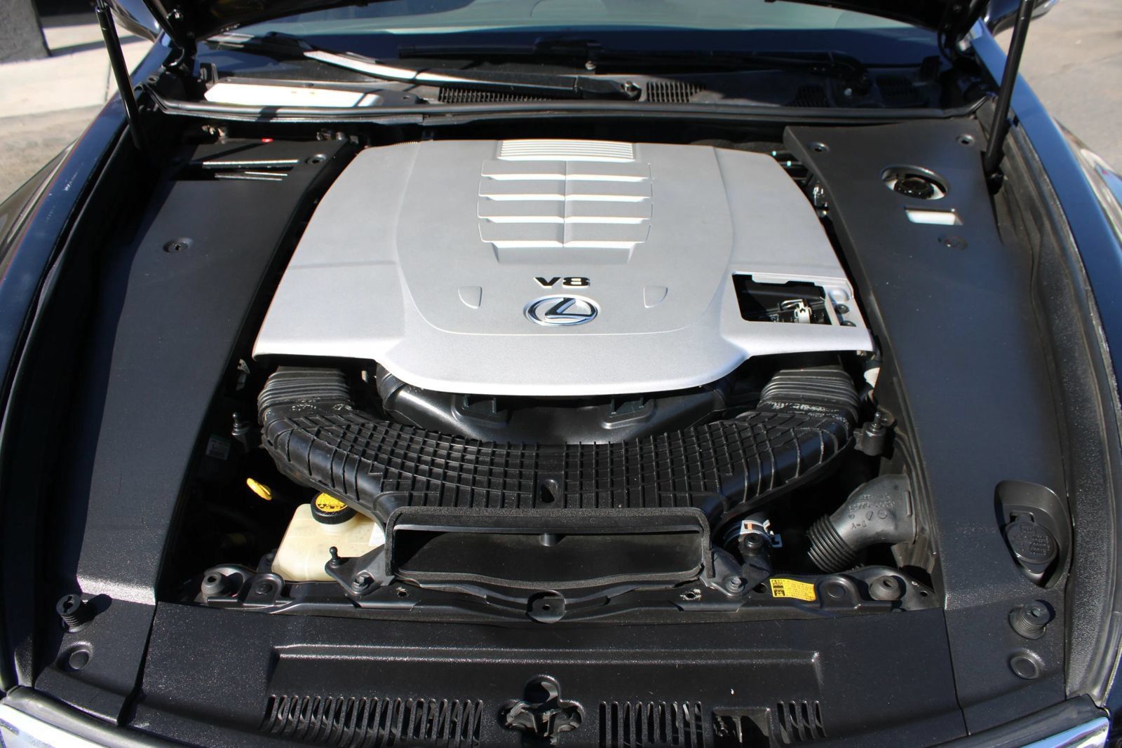 Used 2010 Lexus LS 460 RWD image 32
