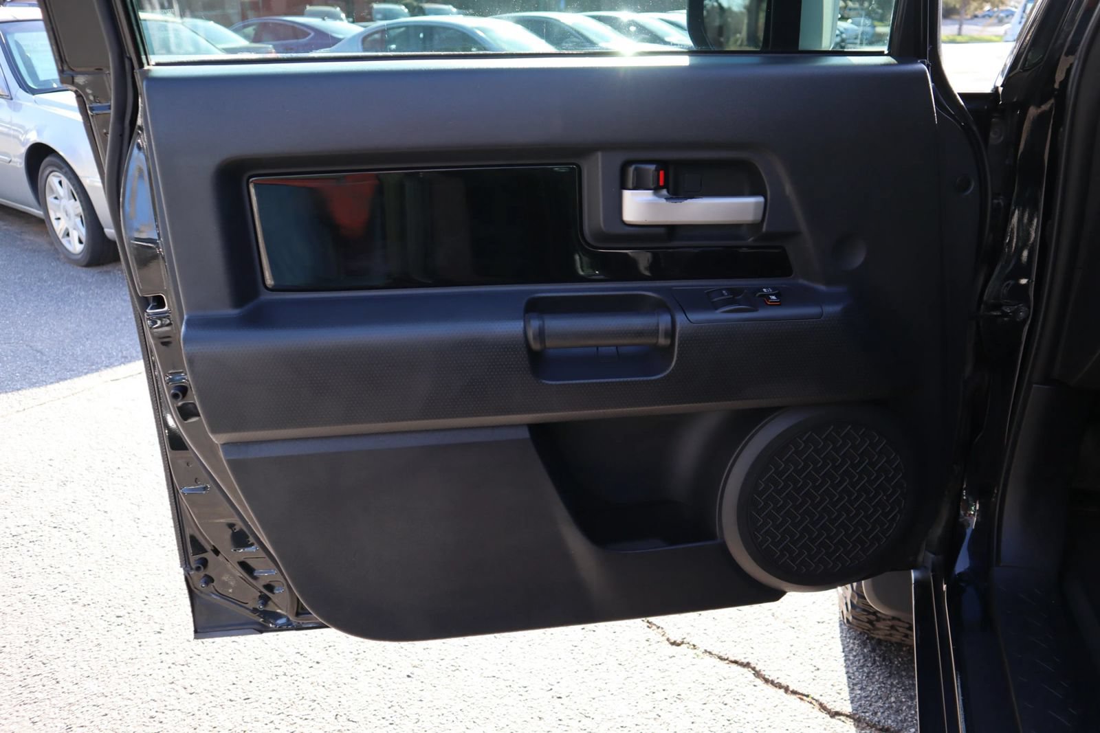 Used 2007 Toyota FJ Cruiser 4WD w/ Upgrade Pkg 1 image 7