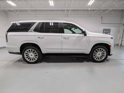 Used 2023 Cadillac Escalade Premium Luxury AWD/4WD image 7