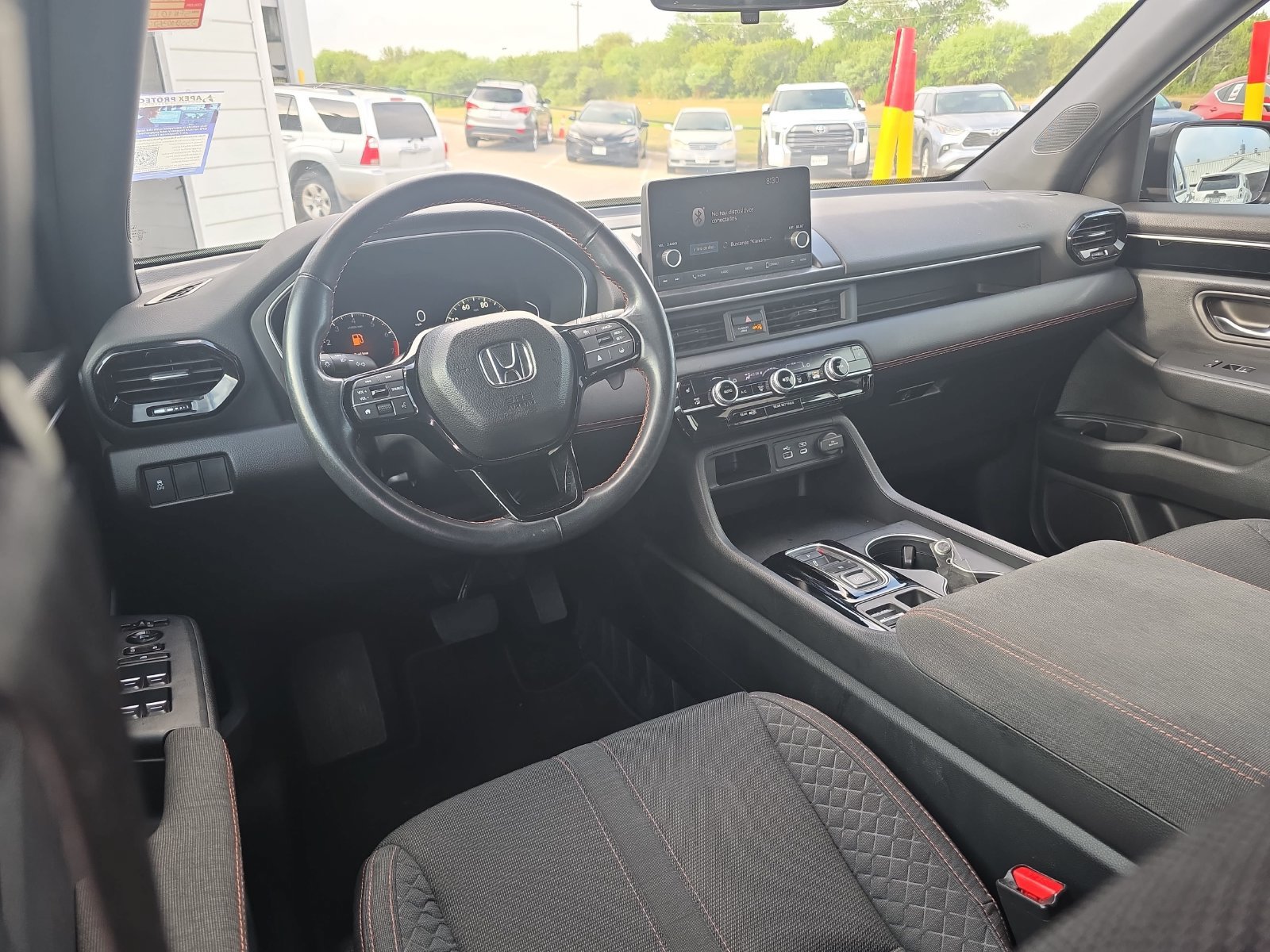 Used 2025 Honda Pilot Sport image 13