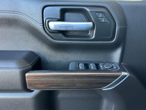 Used 2021 Chevrolet Silverado 1500 LT Trail Boss image 8