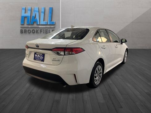 Used 2024 Toyota Corolla LE FWD image 5