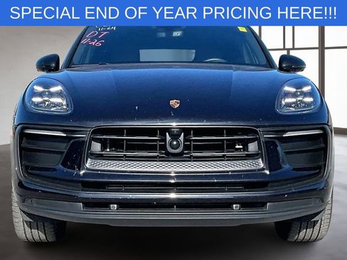 Used 2023 Porsche Macan Turbo image 2