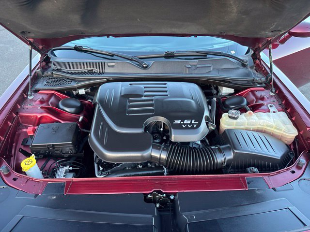 Used 2020 Dodge Challenger SXT RWD image 33