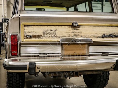 Used 1988 Jeep Grand Wagoneer AWD/4WD image 39