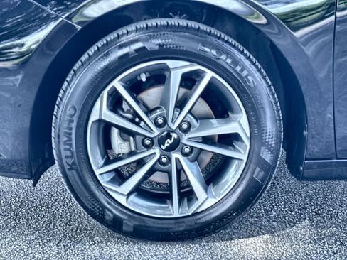 Used 2024 Kia Forte LXS FWD image 11