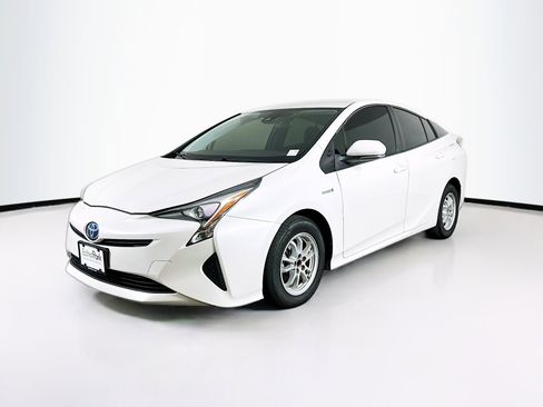 Used 2017 Toyota Prius One FWD image 3