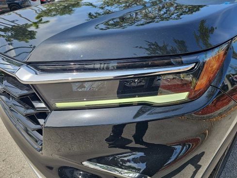 Used 2024 Honda Pilot Touring image 29