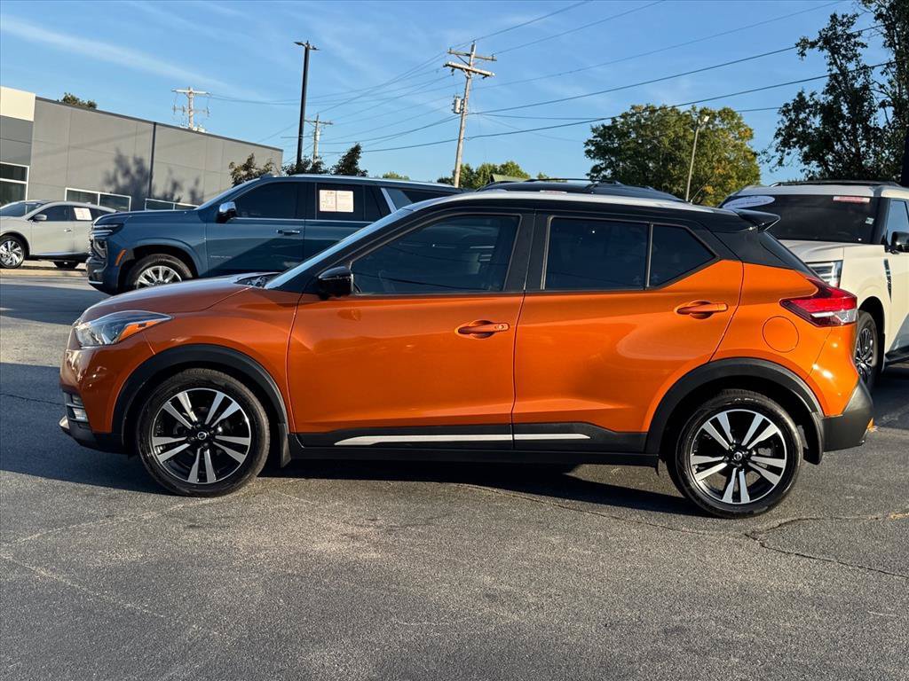 Used 2019 Nissan Kicks SR w/ SR Premium Package FWD image 6