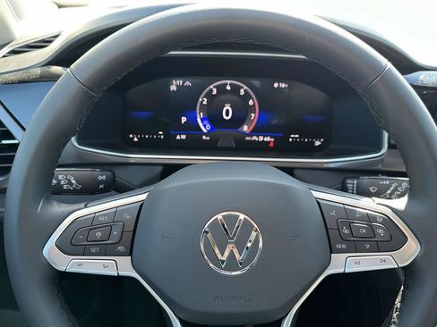 New 2025 Volkswagen Taos SE image 17