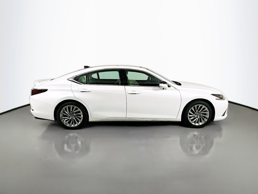 Used 2022 Lexus ES 350 Ultra Luxury w/ Accessory Package 2 FWD image 4