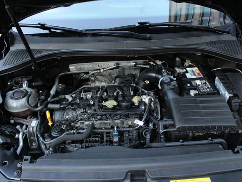 Used 2021 Volkswagen Tiguan SE image 47