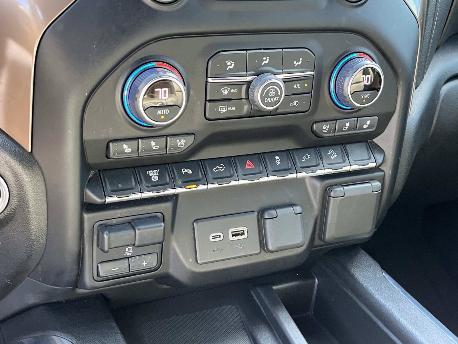 Used 2022 Chevrolet Silverado 2500 High Country AWD/4WD image 32
