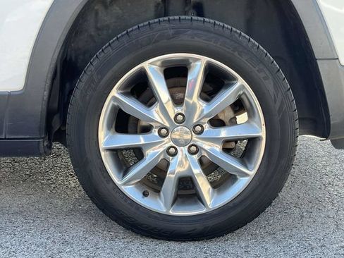 Used 2014 Jeep Cherokee Limited w/ Technology Group FWD image 11