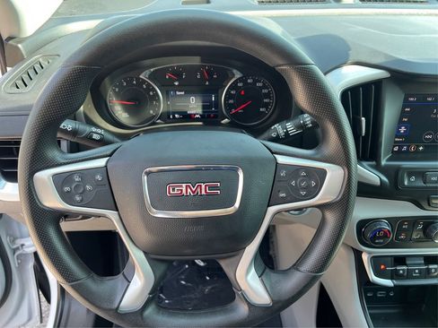 Used 2023 GMC Terrain SLE w/ Driver Convenience Package image 17