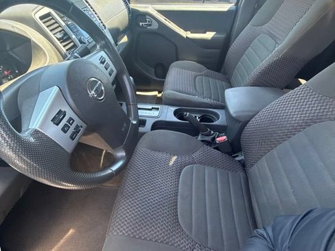 Used 2016 Nissan Frontier SV AWD/4WD image 2