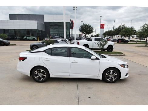 Used 2022 Nissan Sentra SV FWD image 7