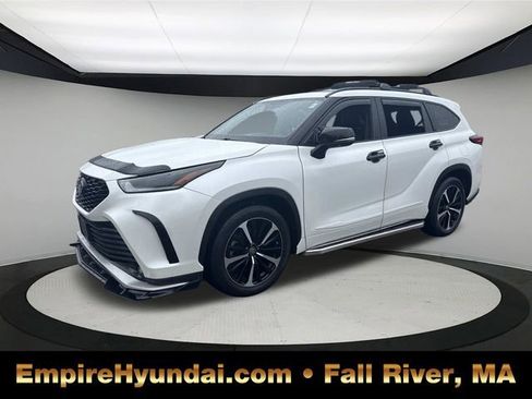 Used 2021 Toyota Highlander XSE image 1