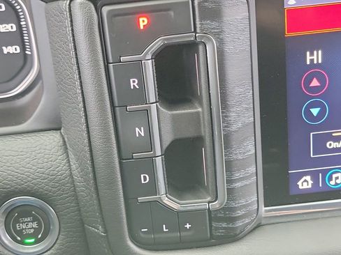 Used 2021 GMC Yukon Denali w/ Denali Premium Package image 24