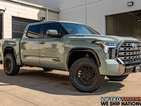 Used 2025 Toyota Tundra Platinum AWD/4WD image 1