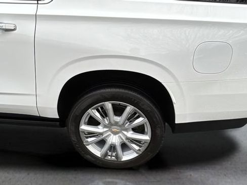 Used 2021 Chevrolet Suburban High Country w/ Premium Package image 36