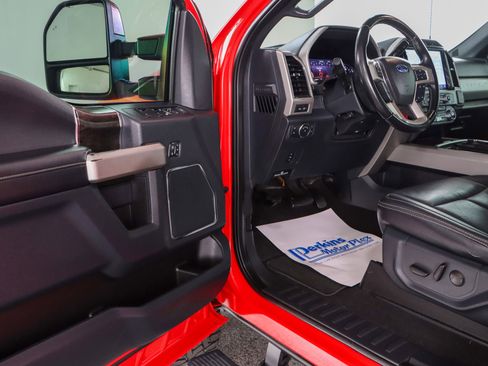 Used 2022 Ford F250 Lariat w/ Lariat Value Package image 3