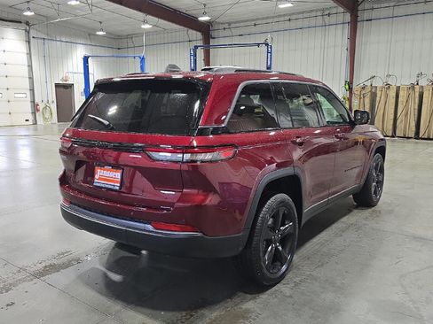 New 2026 Jeep Grand Cherokee Limited w/ Limited Altitude Package image 5