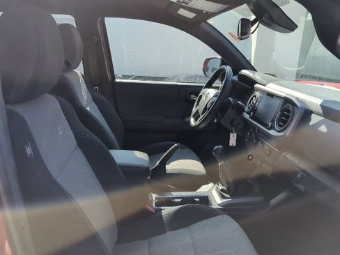 Used 2021 Toyota Tacoma TRD Off-Road w/ Technology Package image 27