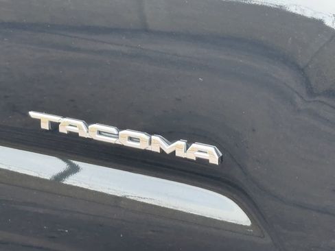 Certified 2023 Toyota Tacoma TRD Off-Road image 7