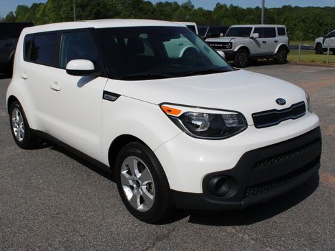 Used 2019 Kia Soul FWD image 4