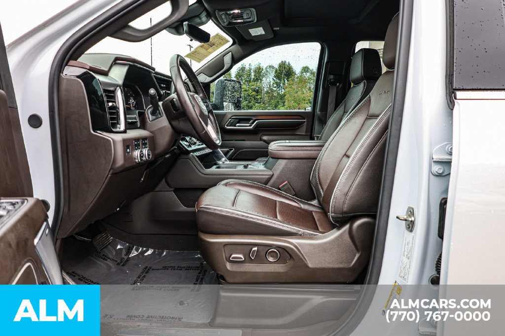 Used 2025 GMC Sierra 3500 Denali w/ Technology Package AWD/4WD image 17