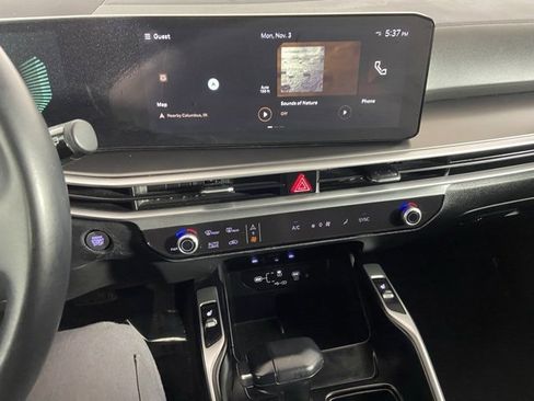 Used 2024 Kia Sorento S image 24