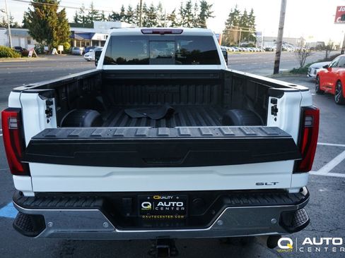 Used 2024 GMC Sierra 3500 SLT w/ SLT Premium Package image 14