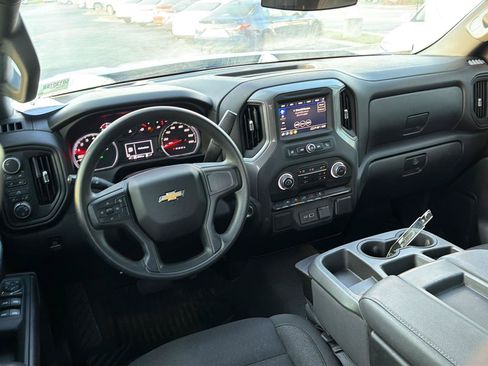 Used 2023 Chevrolet Silverado 1500 Custom AWD/4WD image 18