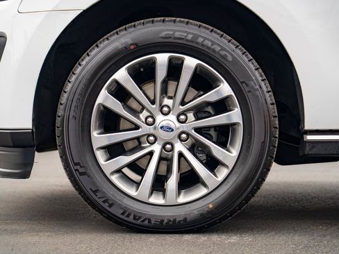 Used 2018 Ford Expedition Limited AWD/4WD image 14