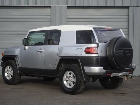Used 2008 Toyota FJ Cruiser 4WD image 3