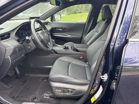 Used 2024 Toyota Venza XLE AWD/4WD image 16